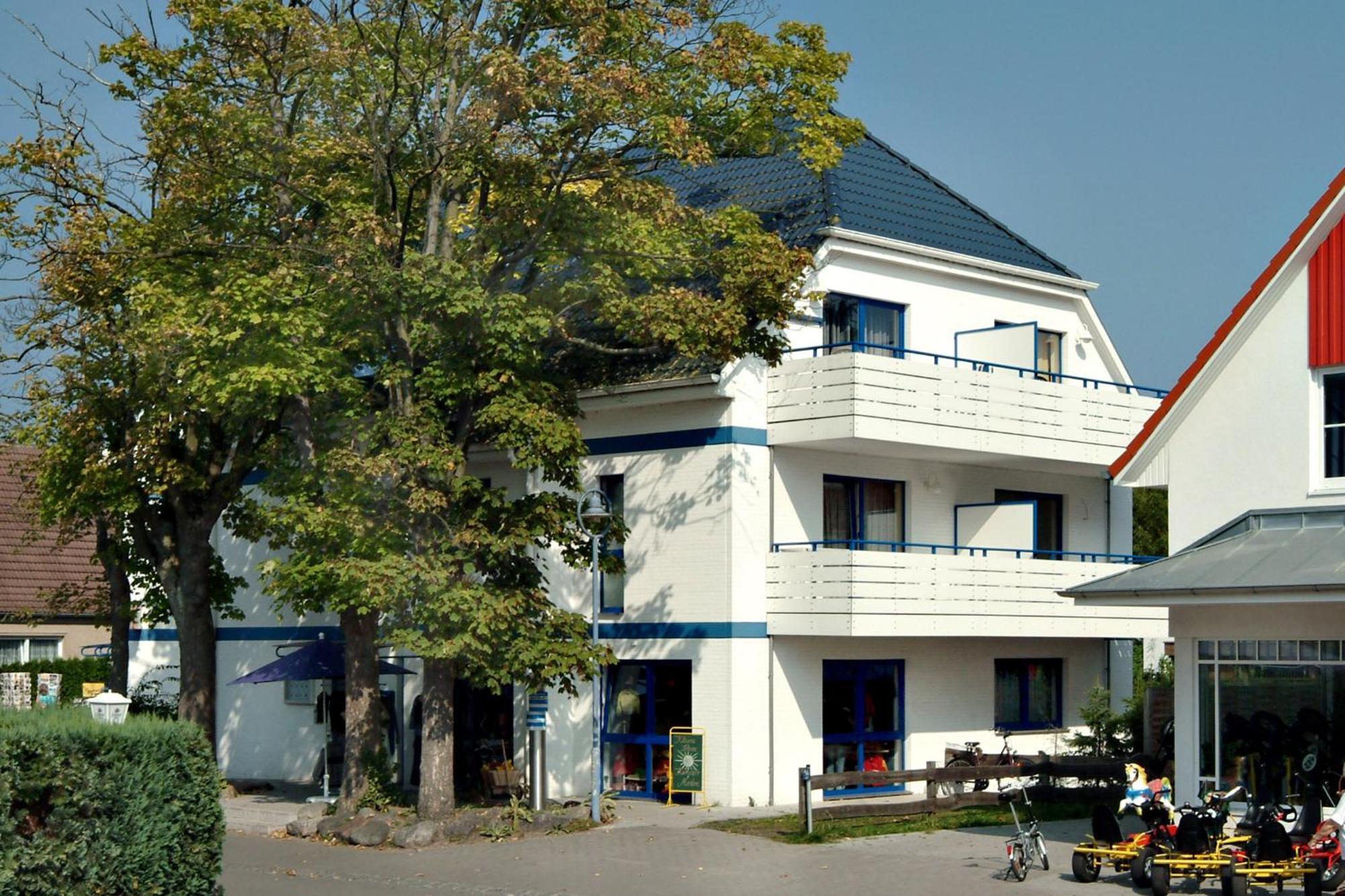 Appartmenthaus Central Fw 15 Zingst Esterno foto